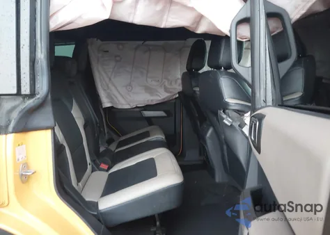 2022 Ford Bronco Wildtrak z USA, uszkodzony, nr VIN 1FMEE5DP6NLB69064